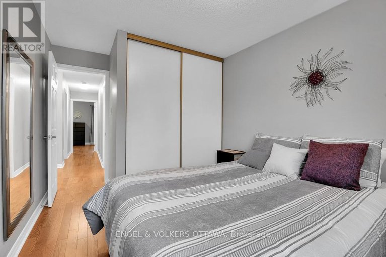 29613814/1-maurya-court/hunt-club-park/ottawa/ontario/K1G5S2_19