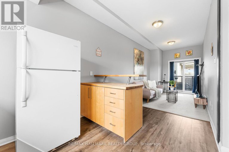 28416260/469-booth-street/west-centre-town/ottawa/ontario/K1R7L1_26