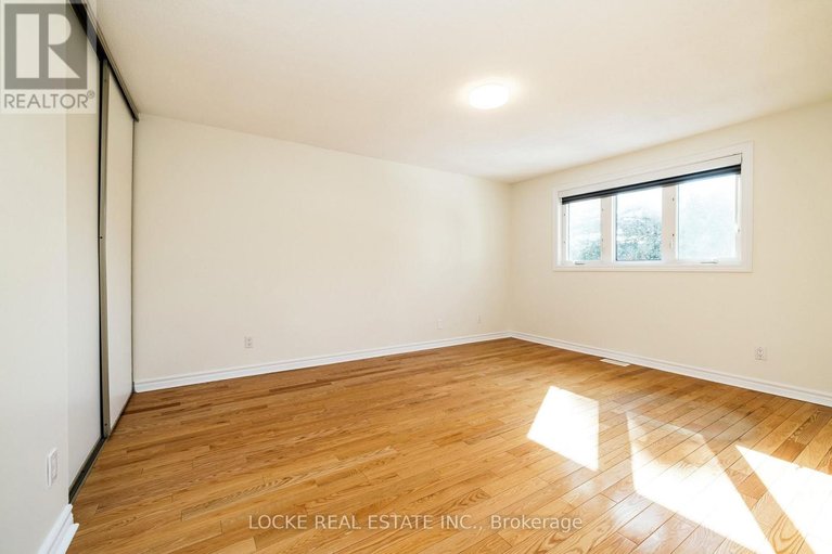 29535443/1404-forest-valley-drive/chapel-hill/ottawa/ontario/K1C5M8_31