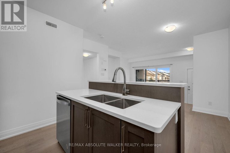 29627379/e-10-jaguar-private/emerald-meadowstrailwest/ottawa/ontario/K2V0J3_8