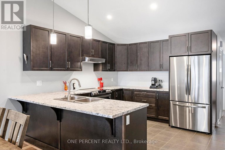 29606021/15-yade-road/arnprior/arnprior/ontario/K1S0K1_5