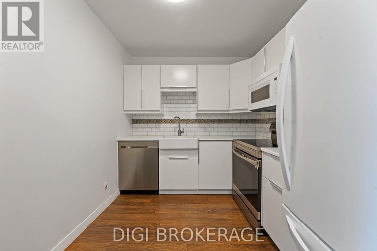 28754553/401-1974-st-laurent-boulevard/hawthorne-meadows/ottawa/ontario/K1G4L5_16