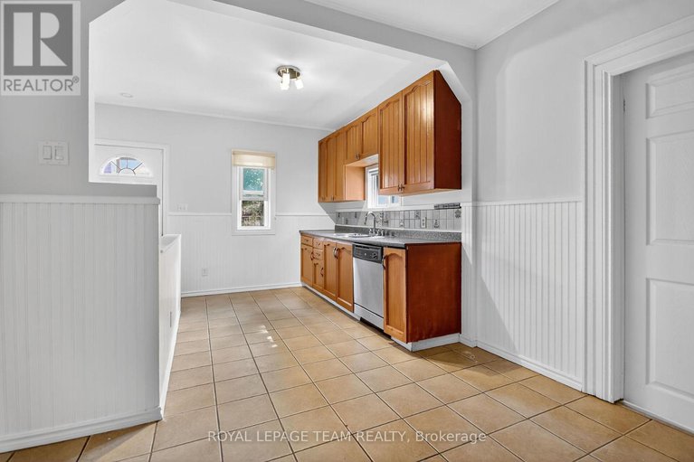 28893264/2822-richmond-road/fairfield-heights/ottawa/ontario/K2B6S5_11