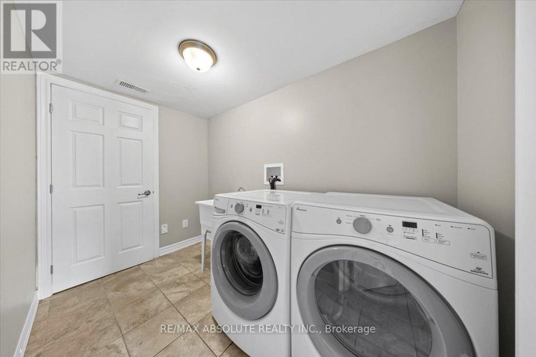 28750812/415-rosingdale-street/emerald-meadowstrailwest/ottawa/ontario/K2R1G9_22