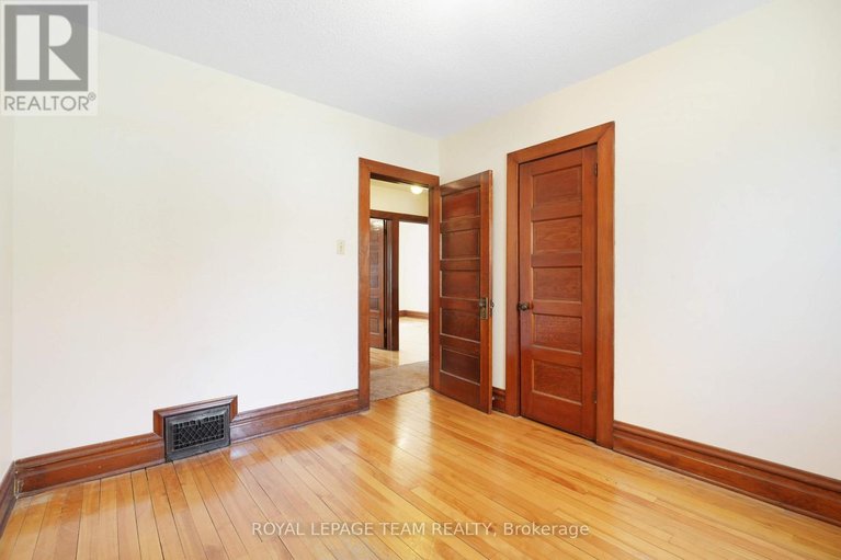 29645117/85-grove-avenue/old-ottawa-south/ottawa/ontario/K1S3A7_24