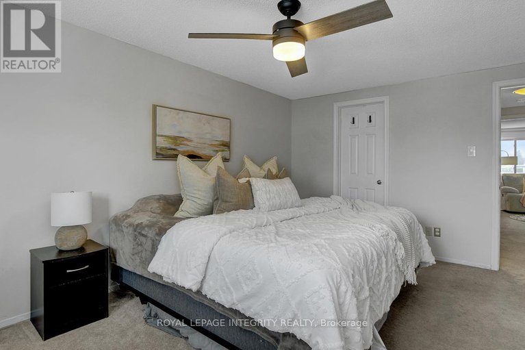 29178454/34-stokes-crescent/glencairnhazeldean/ottawa/ontario/K2L2Z4_18