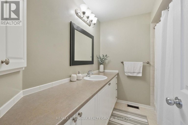 28595258/15-mcpeake-place/morgans-grantsouth-march/ottawa/ontario/K2K3K4_38