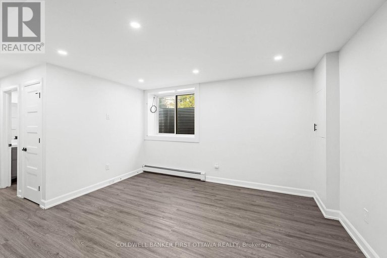 29689692/351-amiens-street/bilberry-creekqueenswood-heights/ottawa/ontario/K1E1P1_26