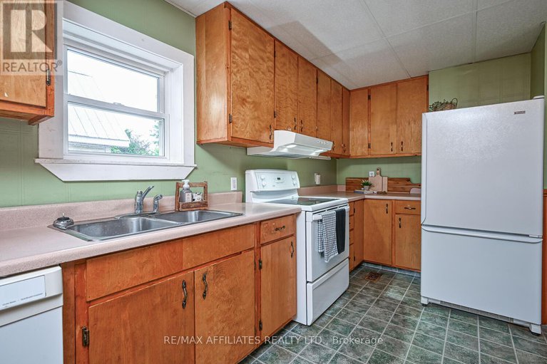 28498244/11-merrick-street/smiths-falls/smiths-falls/ontario/K7A4R2_20