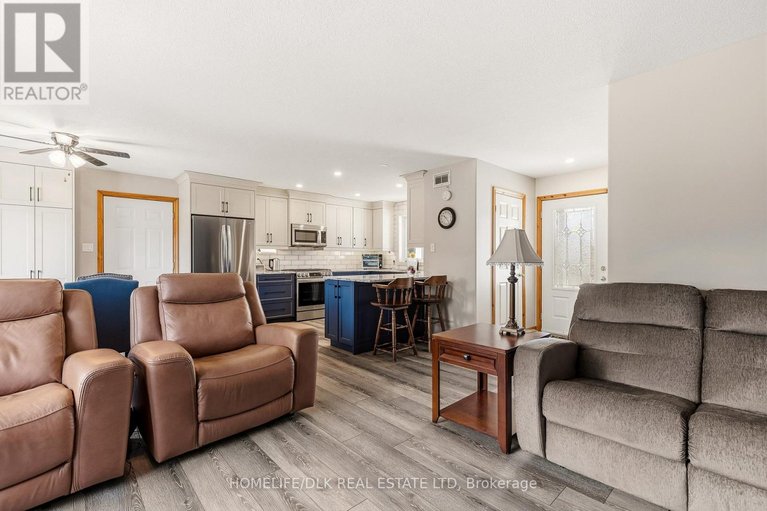 29566163/1561-blue-church-road/augusta-twp/augusta/ontario/K0E1T0_13