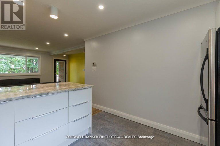 28574772/34-westwood-drive/meadowlandscrestview/ottawa/ontario/K2G2X1_27