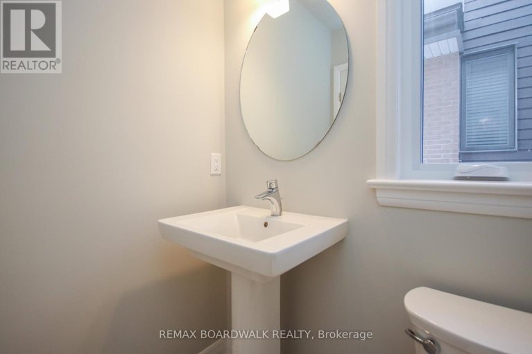 29643947/74-michael-stoqua-street/cfb-rockcliffe-and-area/ottawa/ontario/K1K5A2_11