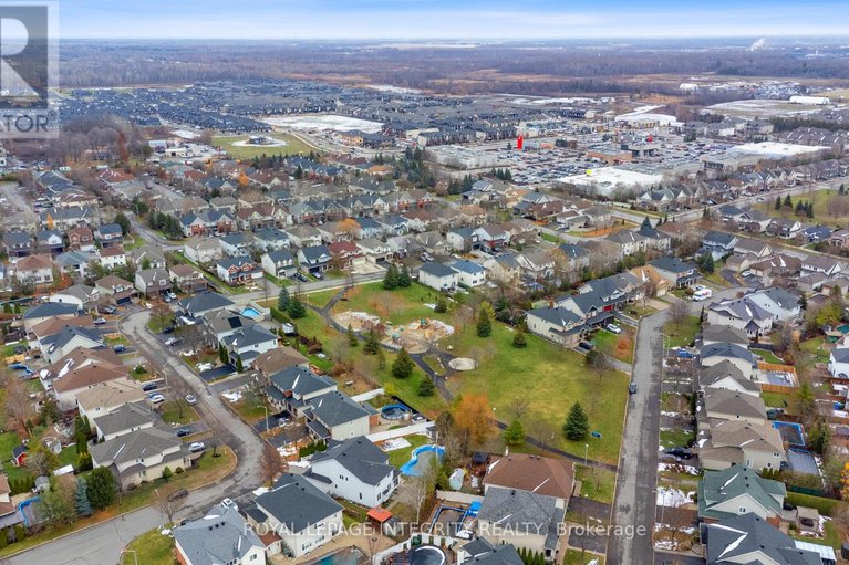 29280085/607-devonwood-circle/blossom-parkkemp-parkfindlay-creek/ottawa/ontario/K1T4E6_47