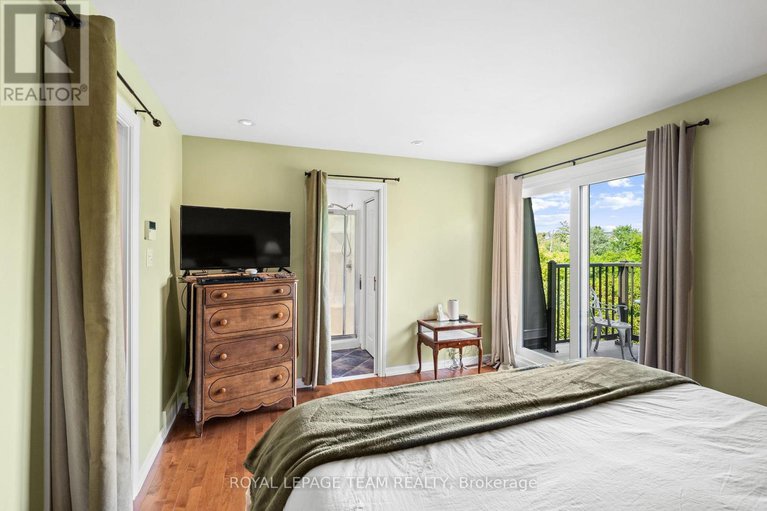 28509475/4-1011-prince-of-wales-drive/experimental-farm/ottawa/ontario/K2C3K1_13