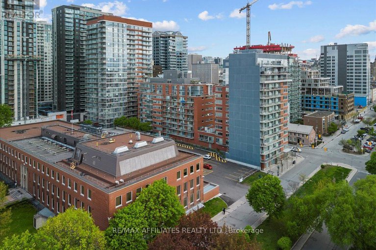 28155411/201-180-york-street/lower-townbyward-market/ottawa/ontario/K1N1J6_40