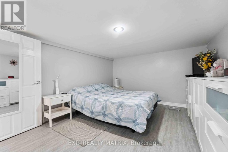28591651/347-shakespeare-street/vanier/ottawa/ontario/K1L5M1_38