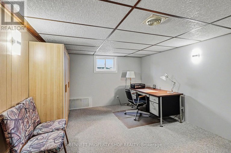 29401594/1503-blackheath-street/bilberry-creekqueenswood-heights/ottawa/ontario/K1E1K6_16