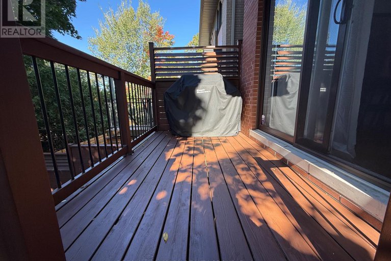 29433239/556-edison-avenue/mckellarhighland/ottawa/ontario/K2A1V4_10