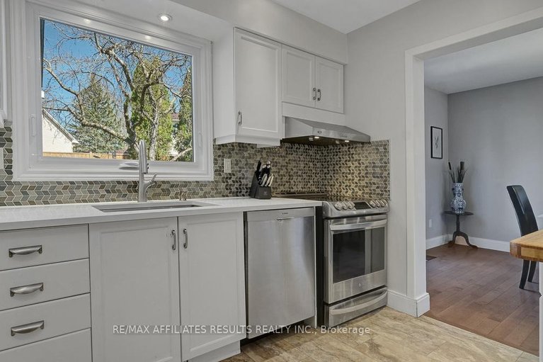 29657877/13-redfox-place/bridlewood/ottawa/ontario/K2M1C8_12