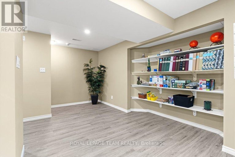 29633265/35-wilderness-way/stittsville-north/ottawa/ontario/K2S2E2_29