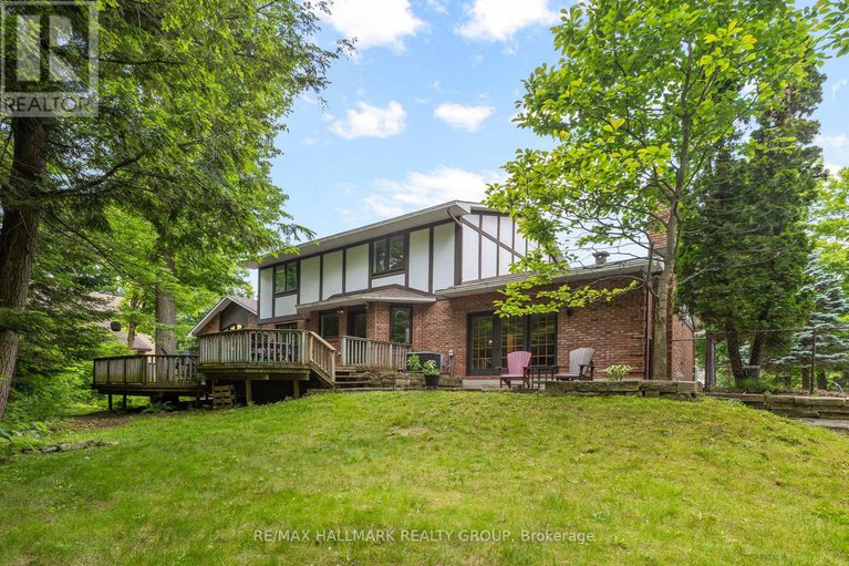 28509464/6431-clingin-lane/manotick-south-to-roger-stevens/ottawa/ontario/K4M1B3_32
