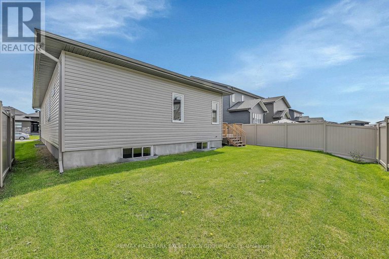 28322287/628-cobalt-street/clarencerockland-twp/clarence-rockland/ontario/K4K0L4_42