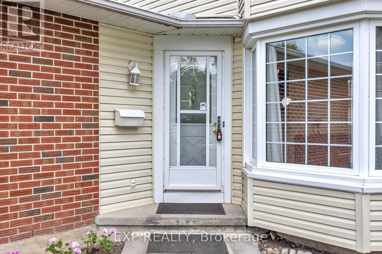28480509/29-gowrie-drive/glencairnhazeldean/ottawa/ontario/K2L2T5_6
