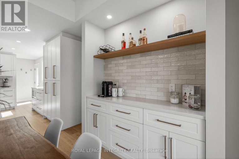 29673886/1145-greyrock-crescent/copeland-park/ottawa/ontario/K2C2A3_16