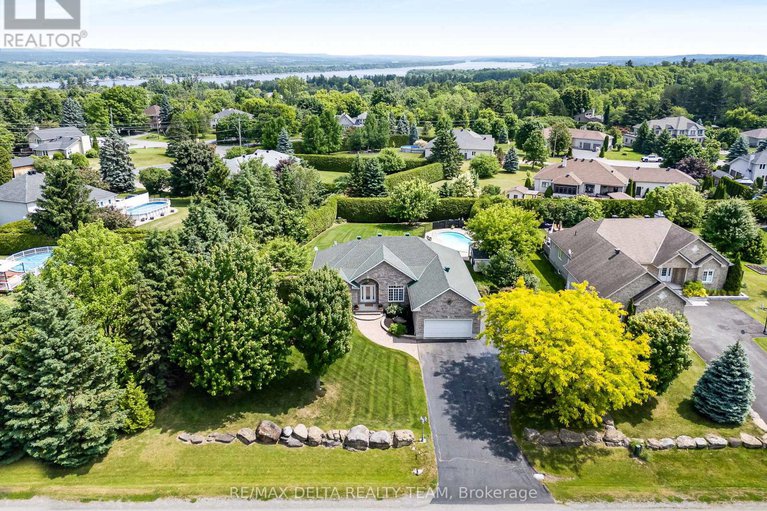 28499288/1147-fieldown-street/cumberland-ridge/ottawa/ontario/K4C1R7_38