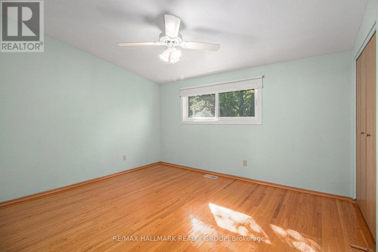 28884144/1938-featherston-drive/urbandale-acres/ottawa/ontario/K1H6P8_11