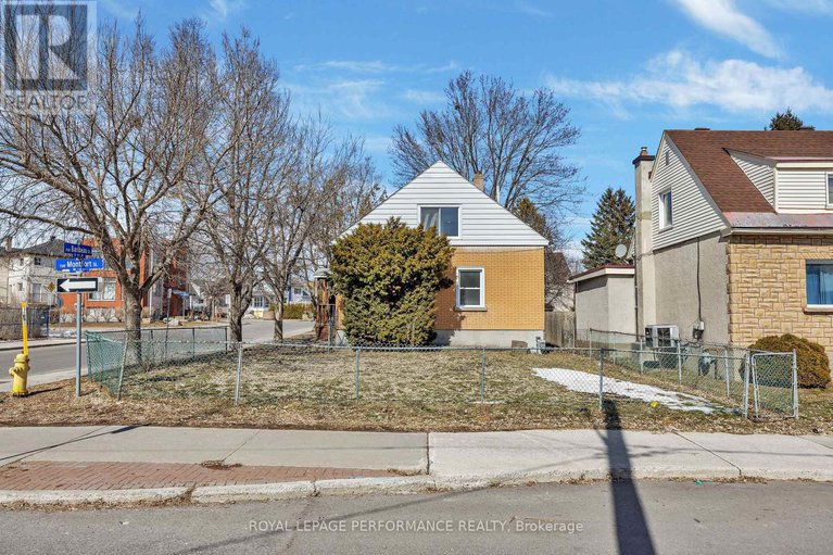 28423853/195-baribeau-street/vanier/ottawa/ontario/K1L7R4_8