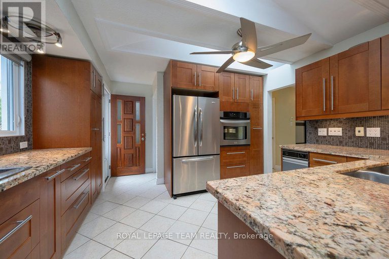 28365689/2765-quinn-road/emerald-woodssawmill-creek/ottawa/ontario/K1T3V4_11