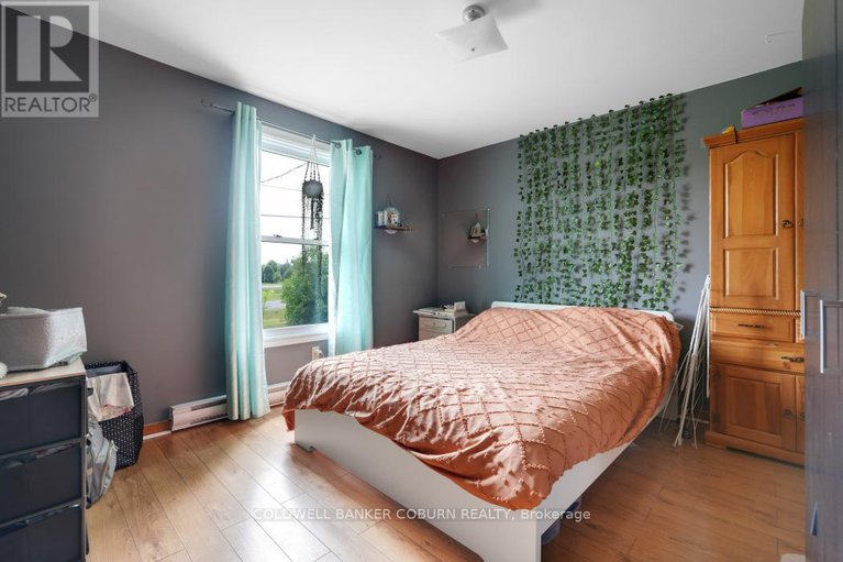 28605191/13191-riverside-drive/south-dundas-williamsburgh-twp/south-dundas/ontario/K0C1X0_24