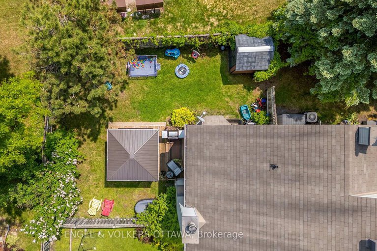 28419048/92-markland-crescent/barrhaven-east/ottawa/ontario/K2G5Z7_5