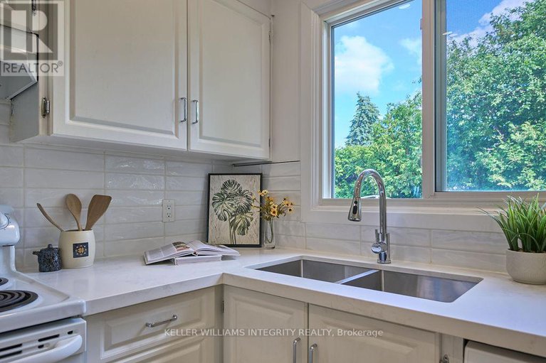 28490923/77-seabrooke-drive/glencairnhazeldean/ottawa/ontario/K2L2K4_27