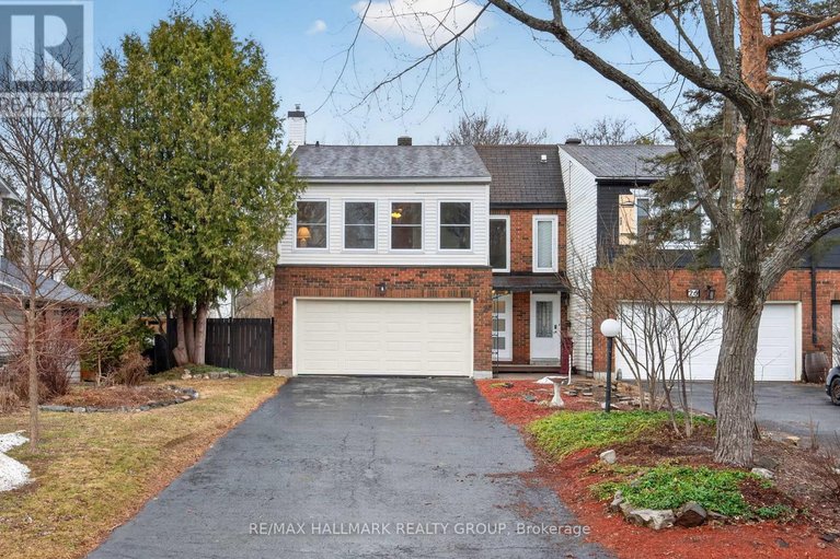 29612402/24-hobart-crescent/sheahan-estatestrend-village/ottawa/ontario/K2H5S4_1