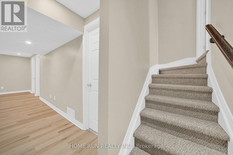 29593608/284-par-la-ville-circle/stittsville-north/ottawa/ontario/K2S0M4_26