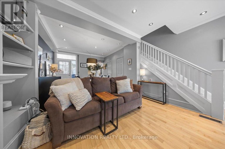 29473998/574-cole-avenue/mckellarhighland/ottawa/ontario/K2A2B5_7