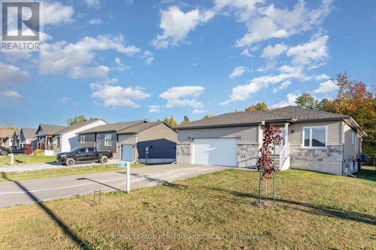 28969213/242-roxanne-street/clarencerockland-twp/clarence-rockland/ontario/K0A1N0_3