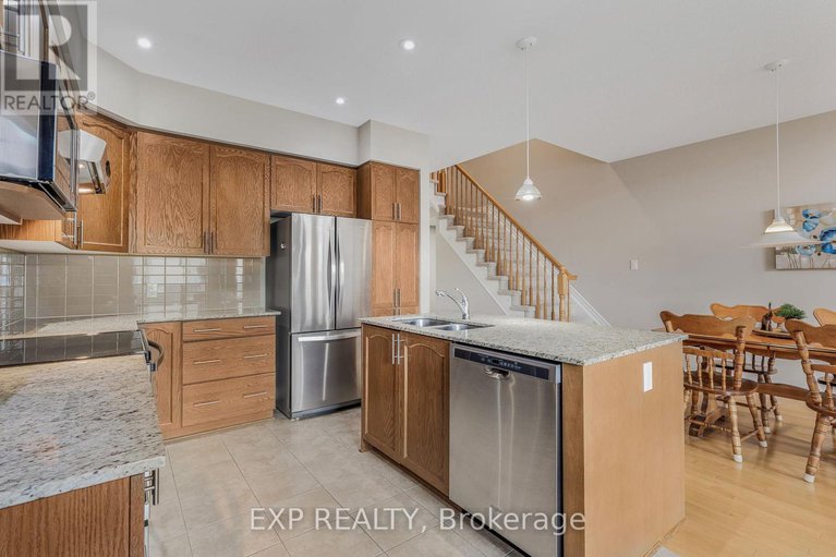 28589482/326-trailsedge-way/mer-bleuebradley-estatesanderson-park/ottawa/ontario/K1W0G6_7