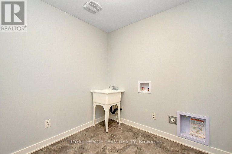 28670330/219-parsnip-mews/goulbourn-twp-from-franktown-rdsouth-to-rideau/ottawa/ontario/K0A2Z0_38