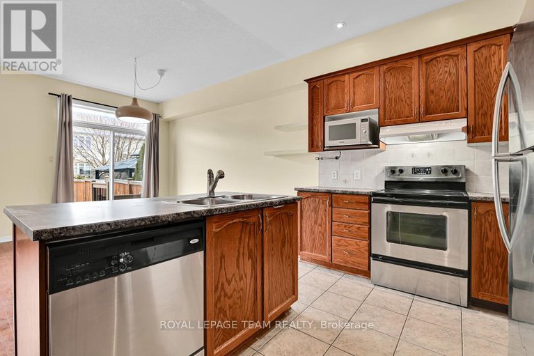 28275402/773-nakina-way/riverside-southgloucester-glen/ottawa/ontario/K1V2J2_12