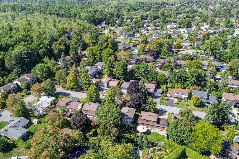 29687415/10-cosburn-avenue/arlington-woods/ottawa/ontario/K2H8A1_35