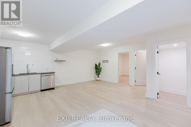 28497518/62-columbus-avenue/overbrook/ottawa/ontario/K1K1R3_24