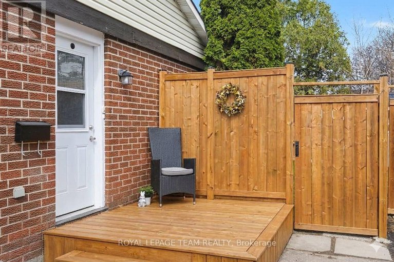 29648627/23-spearman-lane/glencairnhazeldean/ottawa/ontario/K2L1Y6_2