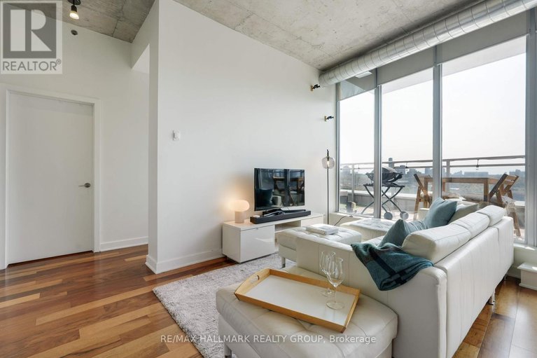 28842721/penthouse-804-360-mcleod-street/ottawa-centre/ottawa/ontario/K2P1A9_11