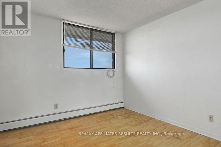 29670828/2110-415-greenview-avenue/britannia/ottawa/ontario/K2B8G5_26