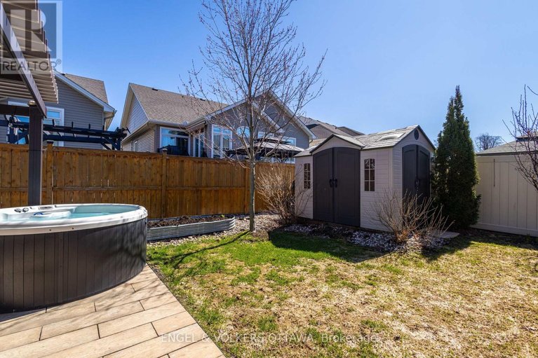 29636459/865-tewin-circle/camelot/ottawa/ontario/K4A1K1_38