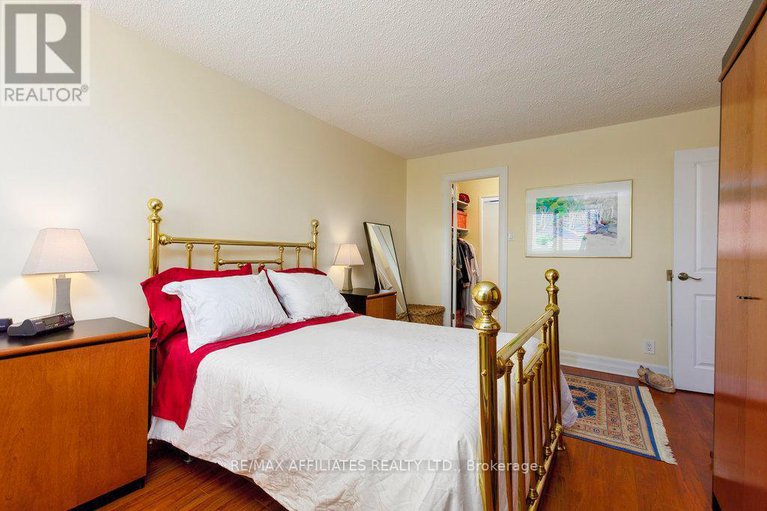28466299/1705-1195-richmond-road/woodroffe/ottawa/ontario/K2B8E4_26