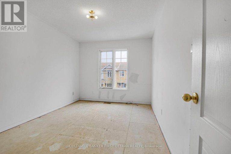 28221076/24-6141-red-willow-drive/chapel-hill/ottawa/ontario/K1C7J7_24